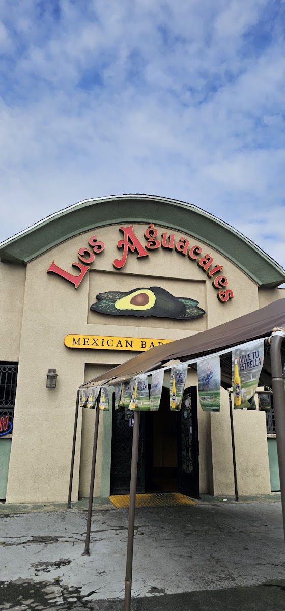 Los Aguacates